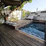 فيلة Maison Du Bonheur